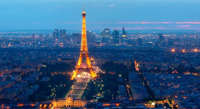 paris-tour-eiffel-at-night