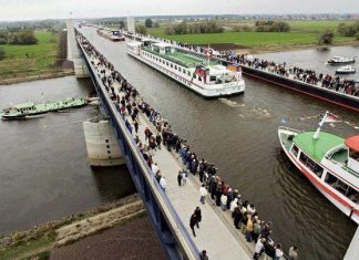 Almaniyada çay üzərində çay…