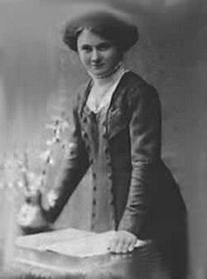 Adolf Hitlerin doğma bacısı Paula Hitler.. Bildirchin.az