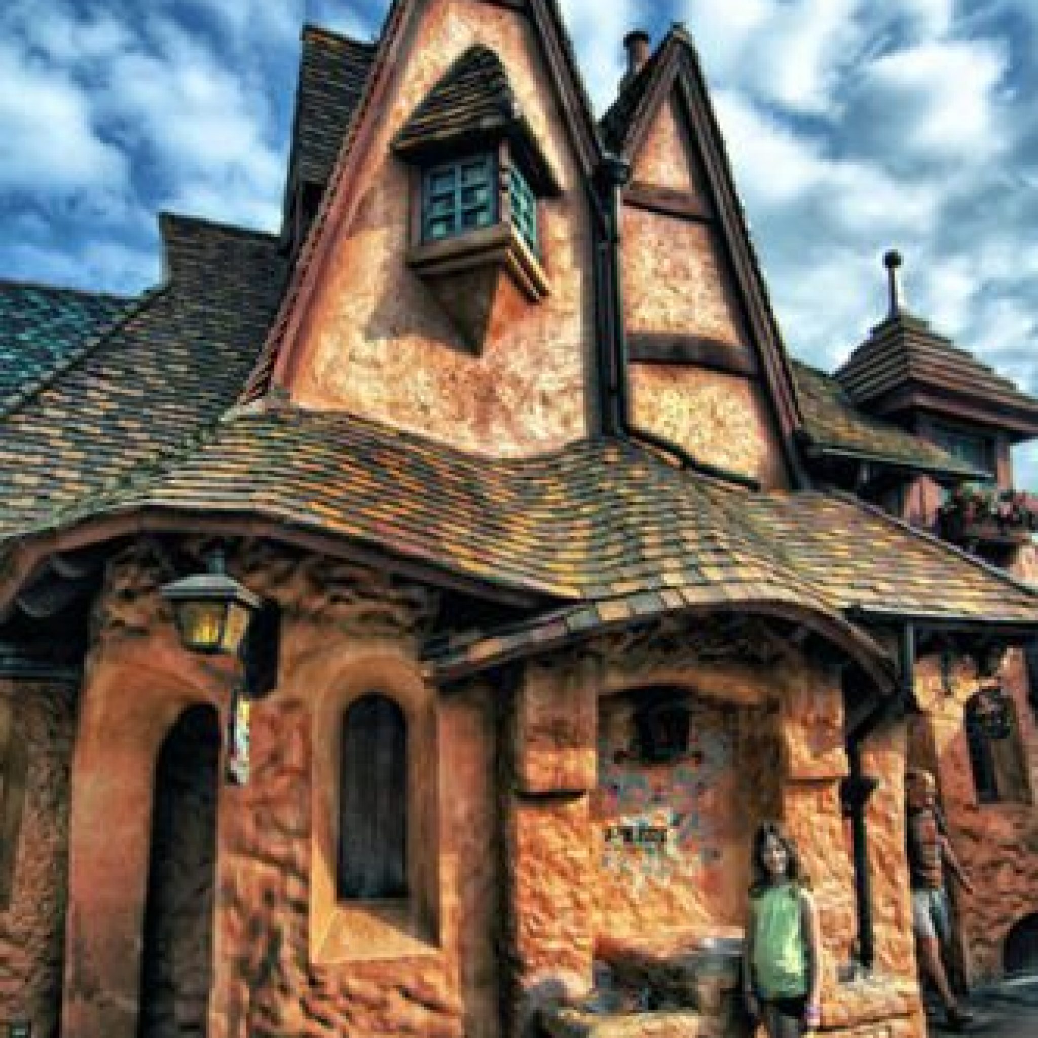 Необычный дом. Медивал поместья. Дом в стиле фэнтези. Дом в стиле фэнтези. Сказочная комната.