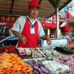 YEMEKTE SINIRLARIN OLMADIGI CADDE: VANGFUCING