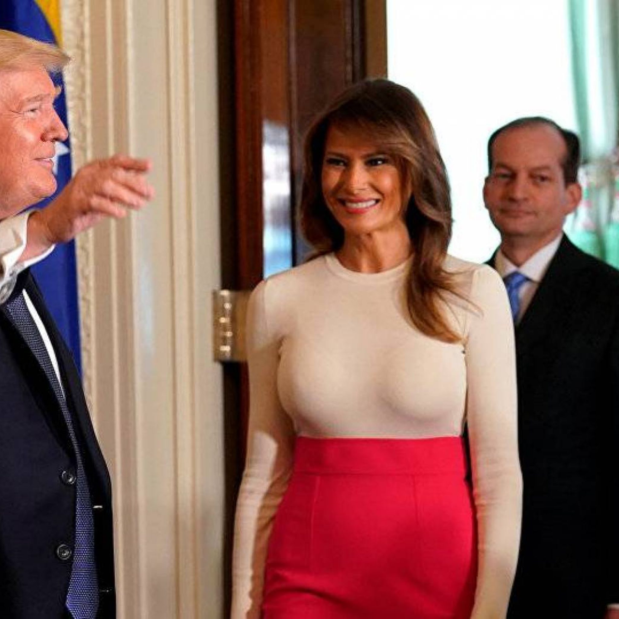 Melania-Trump-15-GQ-16Nov16_rex_b.