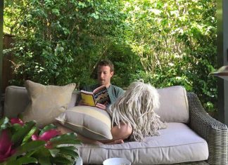 Mark Zukerberg-dən 5 kitab tövsiyəsi mark zukerberg