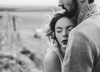 Sevgilinizlə barışmağın 9 üsulu